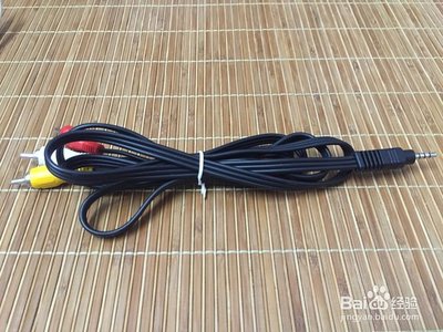使用九州高清智能機(jī)頂盒IPTV-8098的體驗(yàn) 音視頻線帶來(lái)的視聽升級(jí)